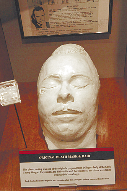 Джон Диллинджер: ГАНГСТЕР № 1 () Джон Диллинджер: ГАНГСТЕР № 1