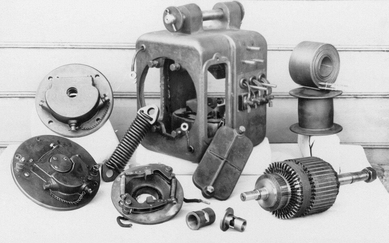 10. Динамомашина в разобранном виде 10. Динамомашина в разобранном виде