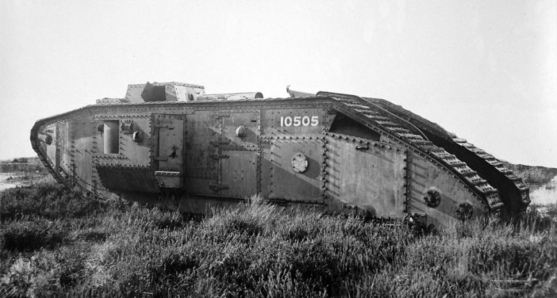 Мчались танки, ветер поднимая () Мчались танки, ветер поднимая