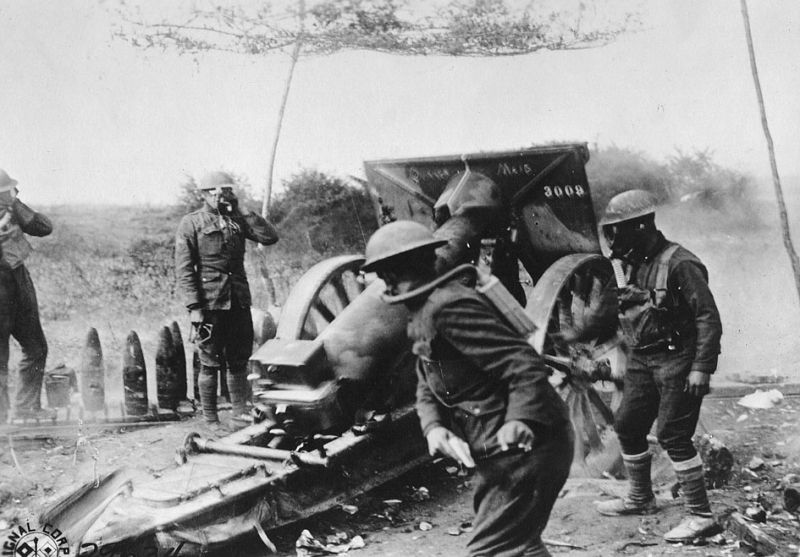 Мчались танки, ветер поднимая () Мчались танки, ветер поднимая