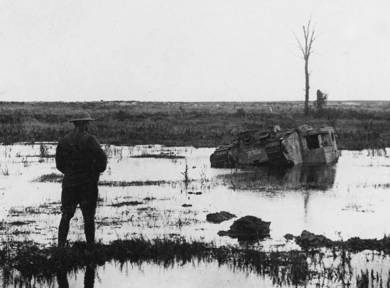 Мчались танки, ветер поднимая () Мчались танки, ветер поднимая