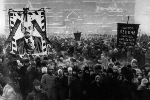 В начале великого мифа () В начале великого мифа