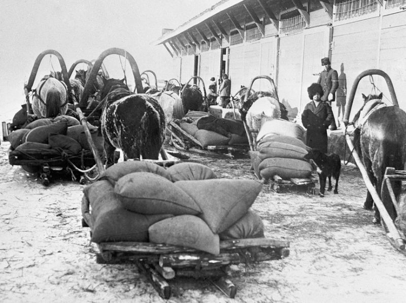 Засухи и политика () Засухи и политика