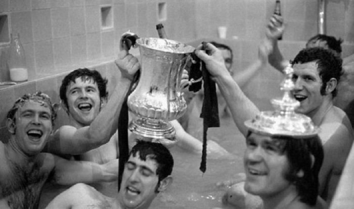 Игроки с кубком Англии, 1970 год. Игроки с кубком Англии, 1970 год.