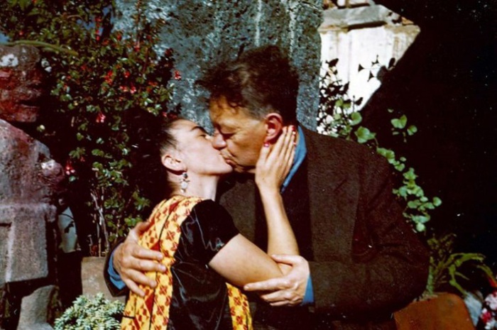 Фрида Кало и мужчина всей ее жизни Диего Ривера, 1933 год. Фрида Кало и мужчина всей ее жизни Диего Ривера, 1933 год.