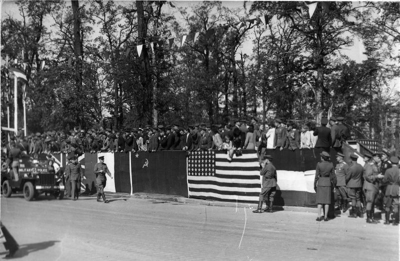 Берлинский парад победы () Берлинский парад победы