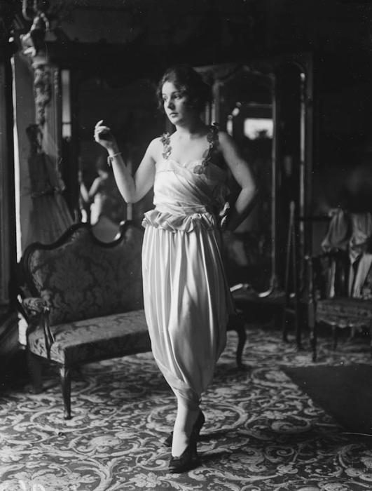 7 модных элементов гардероба, которые сегодня вызывают недоумение () 7 модных элементов гардероба, которые сегодня вызывают недоумение