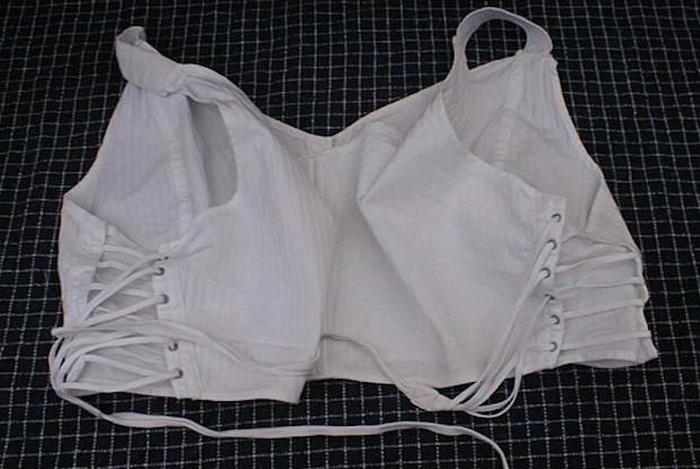 7 модных элементов гардероба, которые сегодня вызывают недоумение () 7 модных элементов гардероба, которые сегодня вызывают недоумение