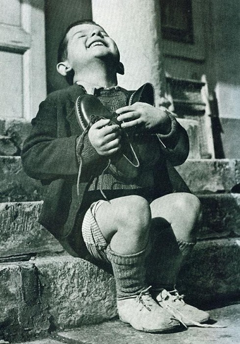 Война радости не помеха. Война радости не помеха.