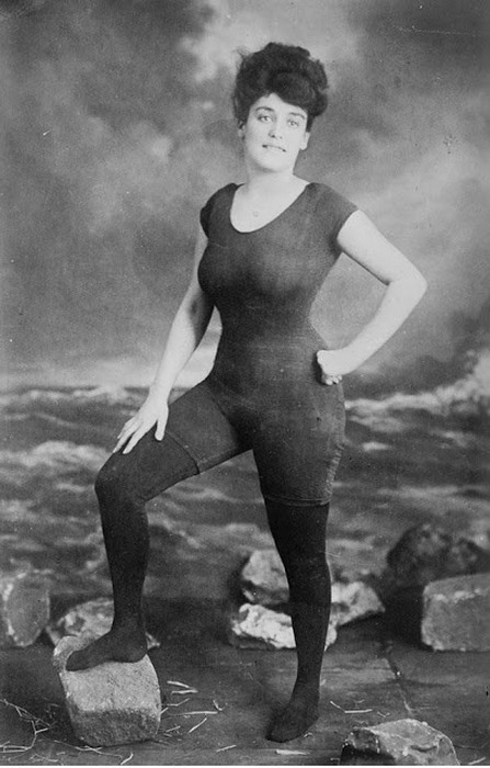 Цельный купальник. Цельный купальник.