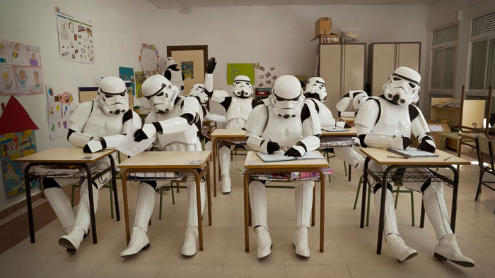 Закулисная жизнь имперских штурмовиков, или всё, как у людей: хлопья на завтрак и ванна с уточкой… () Закулисная жизнь имперских штурмовиков, или всё, как у людей: хлопья на завтрак и ванна с уточкой…