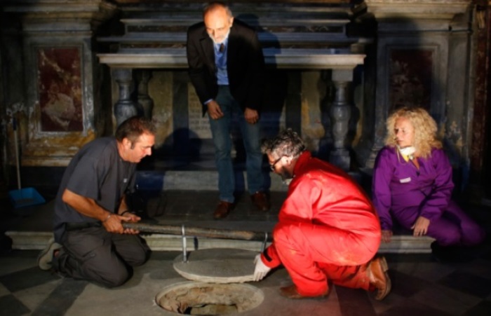 Сенсационное заявление итальянских ученых: найдены останки моны лизы () Сенсационное заявление итальянских ученых: найдены останки моны лизы