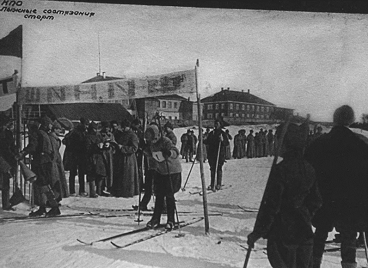 Новый год русских фашистов в СЛОНе () Новый год русских фашистов в СЛОНе