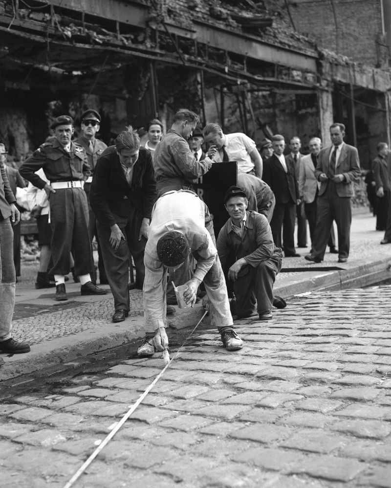 «Прежде, чем объединяться, надо решительно размежеваться». Из истории Берлинской стены