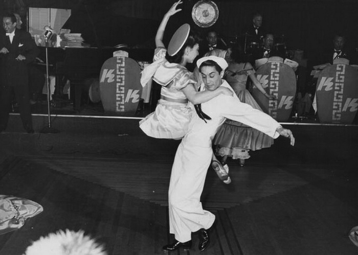 Ночная жизнь в кабаре Чайна-таун: американское искусство на китайский лад () Ночная жизнь в кабаре Чайна-таун: американское искусство на китайский лад