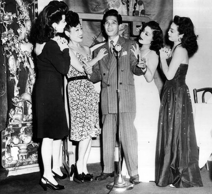 Ночная жизнь в кабаре Чайна-таун: американское искусство на китайский лад () Ночная жизнь в кабаре Чайна-таун: американское искусство на китайский лад