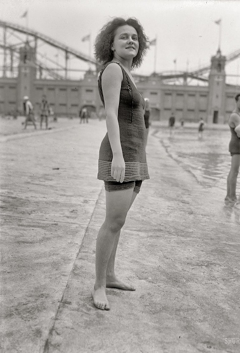 О, нравы: как 100 лет назад девушек арестовывали за ношение коротких купальников () О, нравы: как 100 лет назад девушек арестовывали за ношение коротких купальников