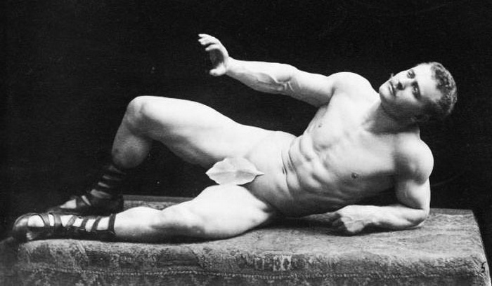 Первый качок в истории, Или как бодибилдинг вошел в моду () Первый качок в истории, Или как бодибилдинг вошел в моду