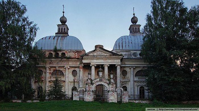 Заброшенный храм казанской иконы божией матери . Заброшенный храм казанской иконы божией матери .