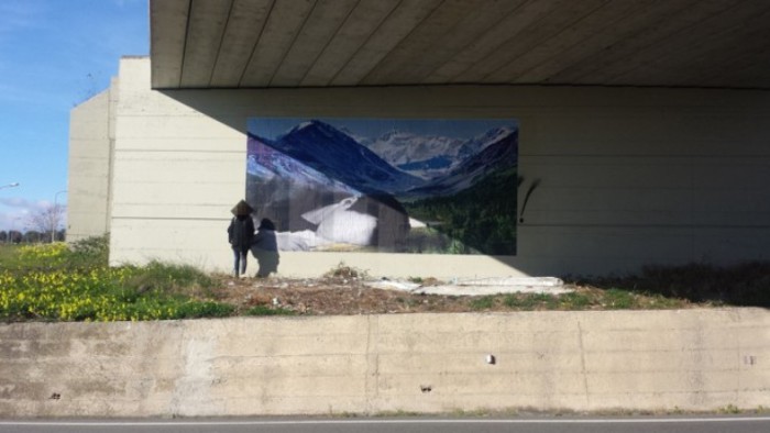 Цифровые коллажи, так похожие на кадры из фильмов 30-40-х годов: гармоничное сочетание природного ландшафта и человека