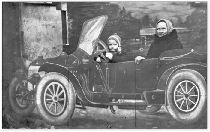 На картонной лодке - к светлому будущему? Наивные декорации старинных фотоателье () На картонной лодке - к светлому будущему? Наивные декорации старинных фотоателье