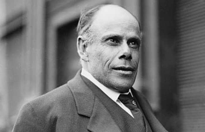 10 великих карликов, оставивших след в мировой истории () 10 великих карликов, оставивших след в мировой истории