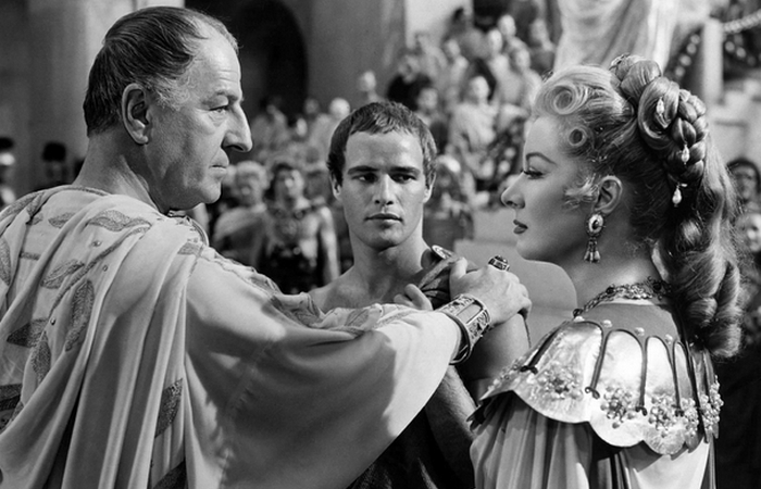 Жена Цезаря выше подозрений. Жена Цезаря выше подозрений.