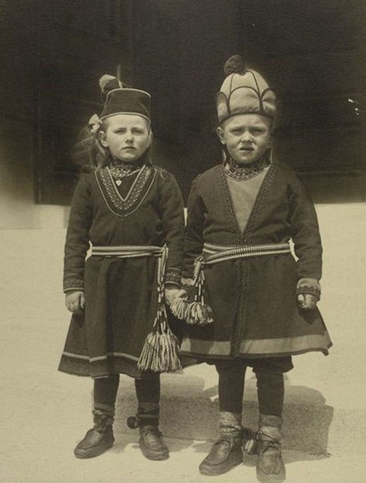 Колоритные фотографии мигрантов, пытавшихся нелегально попасть в США 100 лет назад () Колоритные фотографии мигрантов, пытавшихся нелегально попасть в США 100 лет назад