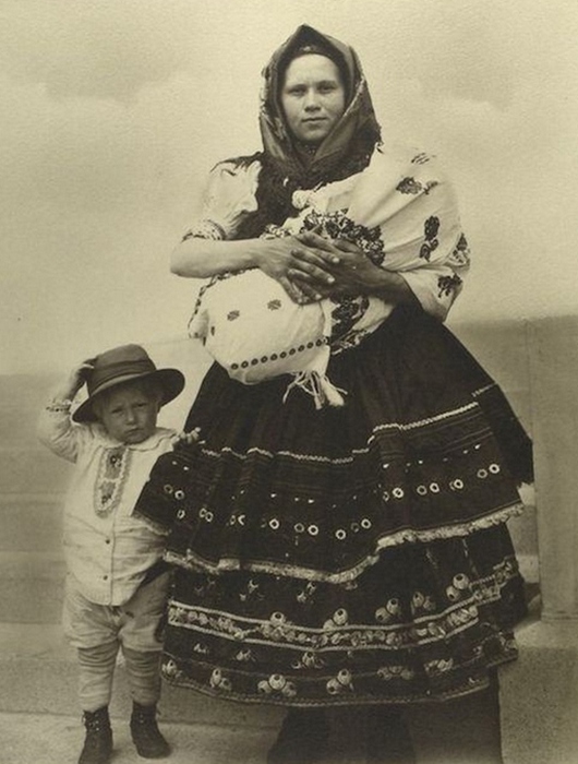 Колоритные фотографии мигрантов, пытавшихся нелегально попасть в США 100 лет назад () Колоритные фотографии мигрантов, пытавшихся нелегально попасть в США 100 лет назад