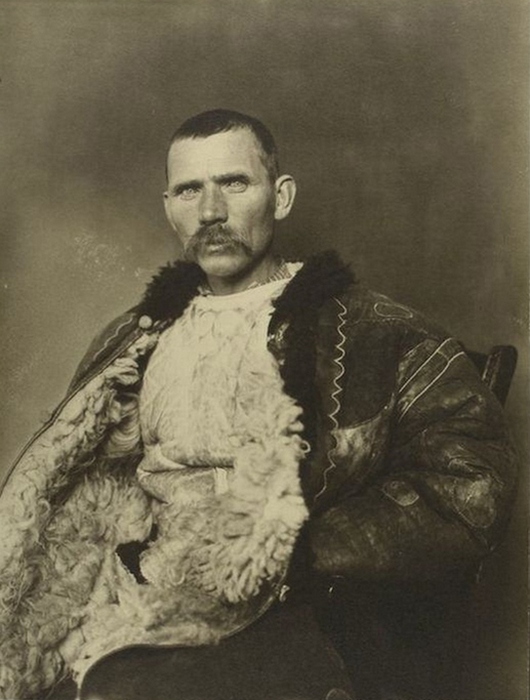 Колоритные фотографии мигрантов, пытавшихся нелегально попасть в США 100 лет назад () Колоритные фотографии мигрантов, пытавшихся нелегально попасть в США 100 лет назад