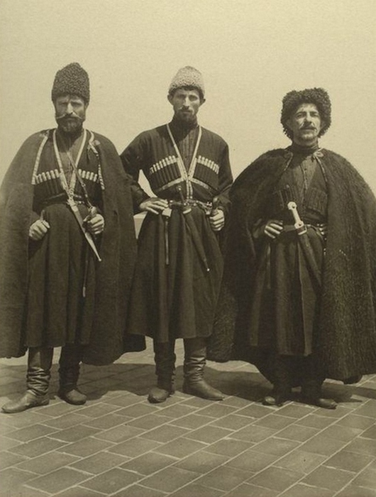 Колоритные фотографии мигрантов, пытавшихся нелегально попасть в США 100 лет назад () Колоритные фотографии мигрантов, пытавшихся нелегально попасть в США 100 лет назад