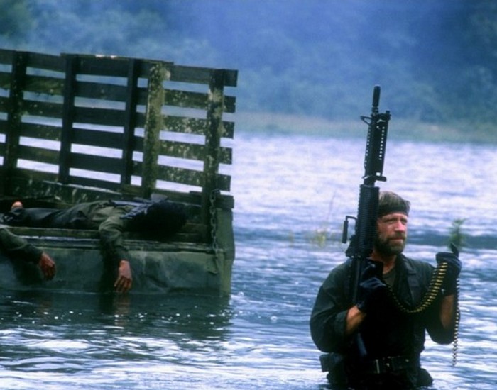 Чак Норрис - набожный христианин. Чак Норрис - набожный христианин.