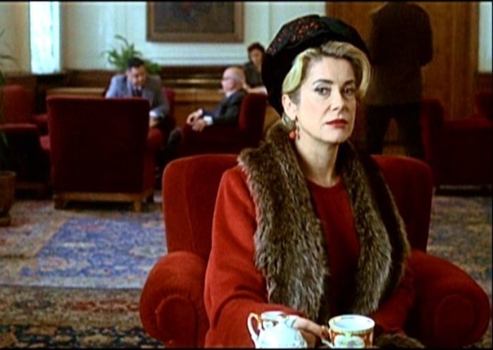 7 самых ярких кинообразов Катрин Денев () 7 самых ярких кинообразов Катрин Денев