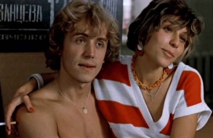 Наталья Негода и Андрей Соколов в фильме *Маленькая Вера* Наталья Негода и Андрей Соколов в фильме *Маленькая Вера*