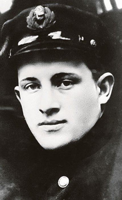 Юрий Андропов, 1936 г. Юрий Андропов, 1936 г.