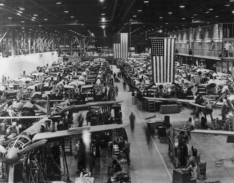 Многоцелевой истребитель P-38 «Lightning» () Многоцелевой истребитель P-38 «Lightning»