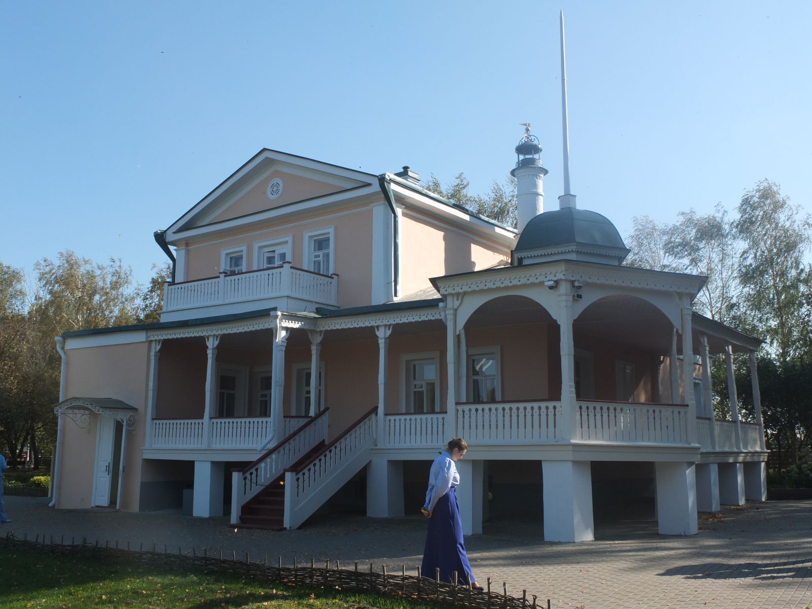 ТОЛЬКО ЛИШЬ МЕЧТАТЕЛЬ