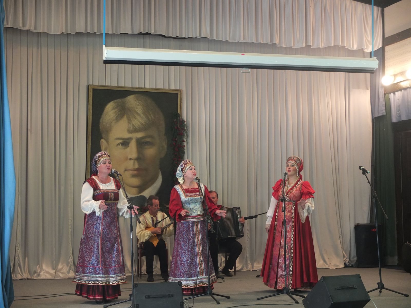 ТОЛЬКО ЛИШЬ МЕЧТАТЕЛЬ