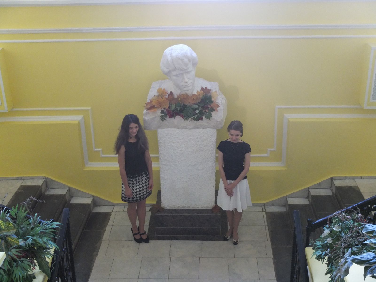 ТОЛЬКО ЛИШЬ МЕЧТАТЕЛЬ