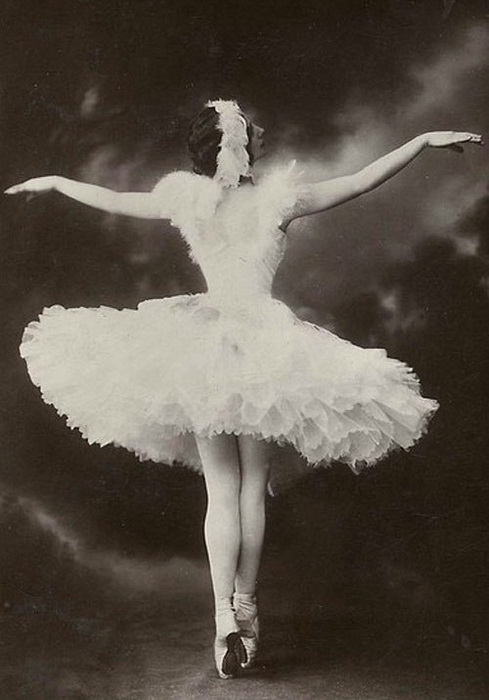 Бессмертный лебедь русского балета: Анна Павлова - прима, подарившая миру легендарный образ () Бессмертный лебедь русского балета: Анна Павлова - прима, подарившая миру легендарный образ
