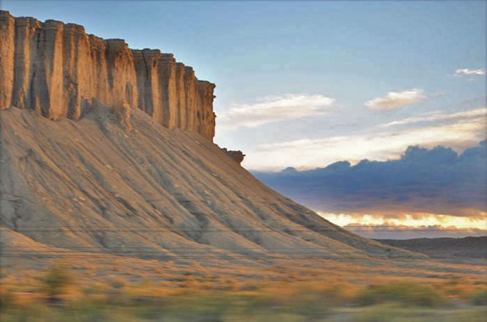 Вид из окна поезда на закате Вид из окна поезда на закате