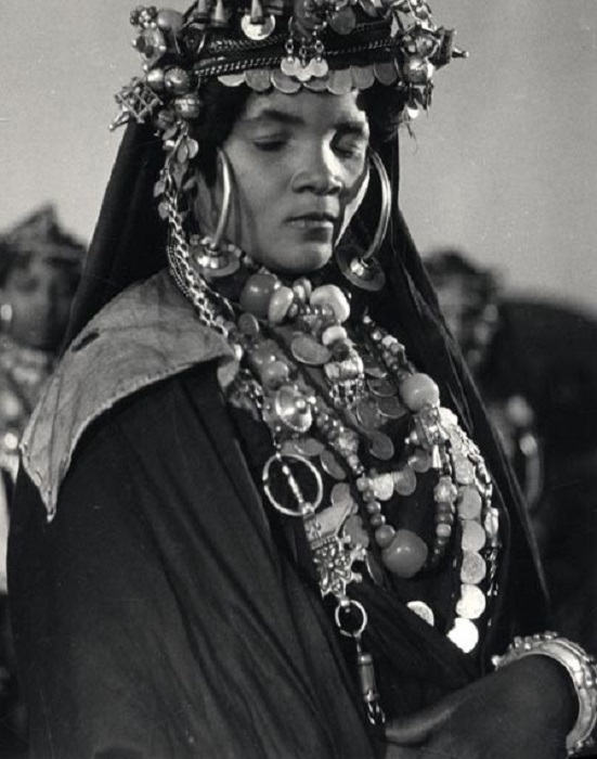 Головной убор для торжественного случая. Головной убор для торжественного случая.