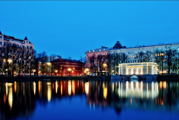 Легенды о явлении дьявола людям возникли, когда место еще звалось «Три прудка». Легенды о явлении дьявола людям возникли, когда место еще звалось «Три прудка».