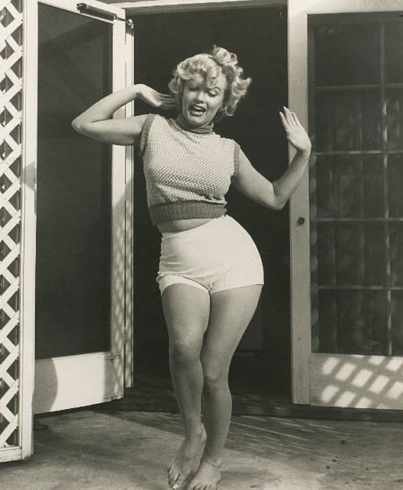 30 интереснейших старых фотографий, на которых запечатлены известные личности () 30 интереснейших старых фотографий, на которых запечатлены известные личности