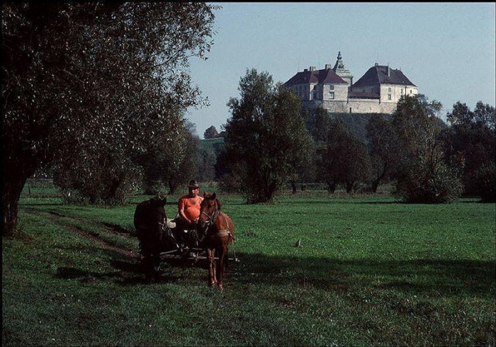 Олесский замок, построенный поляками в XIV веке, 1988 год. Фотограф Бруно Барби (Bruno Barbey). Олесский замок, построенный поляками в XIV веке, 1988 год. Фотограф Бруно Барби (Bruno Barbey).