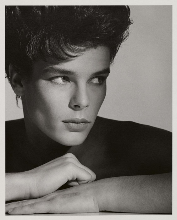 12 изображений культовых знаменитостей () 12 изображений культовых знаменитостей