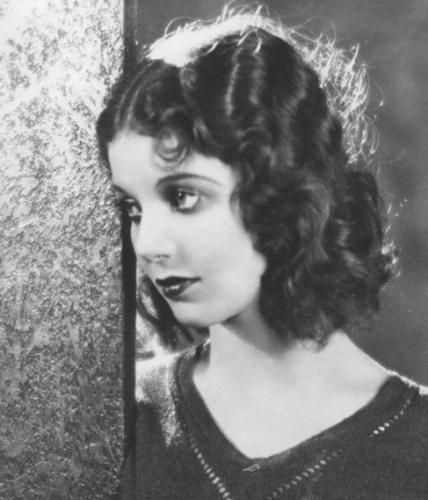 Лоретта Янг (Loretta Young) в юном возрасте. Лоретта Янг (Loretta Young) в юном возрасте.