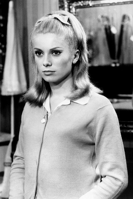 Catherine Deneuve - легенда французского кино. Catherine Deneuve - легенда французского кино.