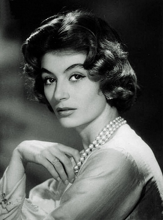 Анук Эме - исполнительница главной роли в к/ф «Сладкая жизнь». Анук Эме - исполнительница главной роли в к/ф «Сладкая жизнь».