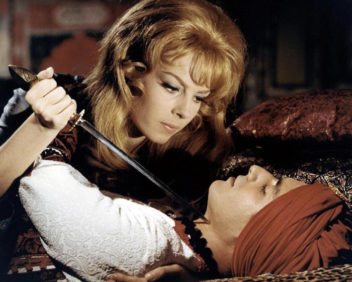 Мишедь Мерсье в образе Великолепной Анжелики. Мишедь Мерсье в образе Великолепной Анжелики.